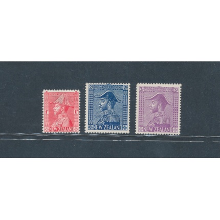 1926-34 NEW ZEALAND, Stanley Gibbons n. 466/468  set of 3  MLH*