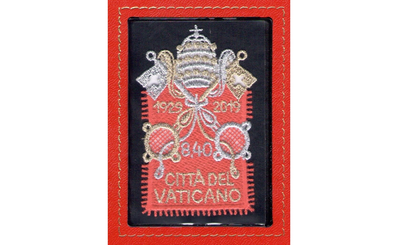 2019 Vaticano -  Francobollo da Euro 8.40 in Stoffa 90° Fondazione 1929-2019 MNH**