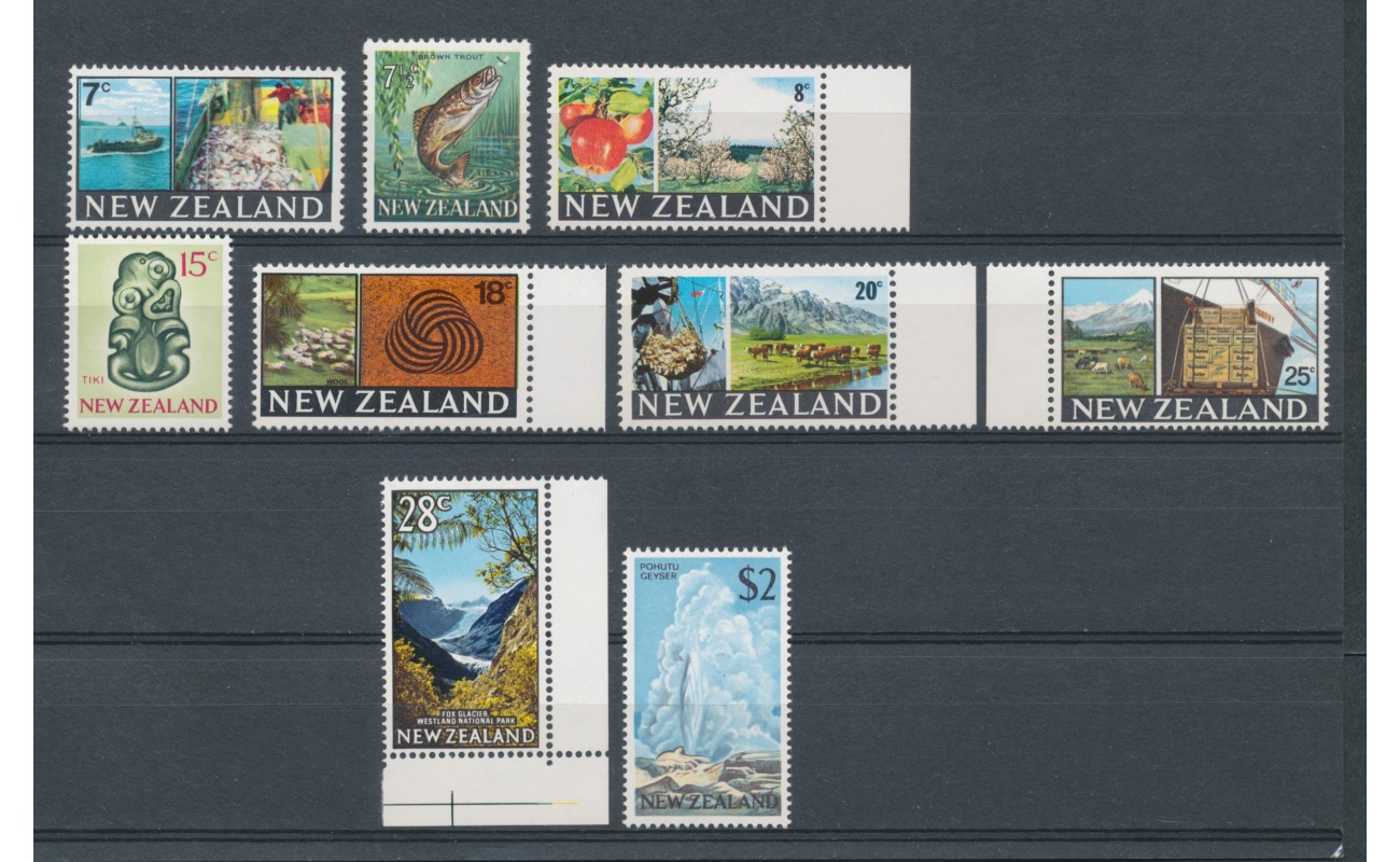 1967-70 New Zealand, SG 870/79 - MNH** (manca 1 valore)
