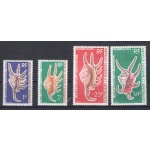 1972 Nouvelle Caledonie - Yvert n. 379/80 + PA 129/30  - Conchiglie - MNH**