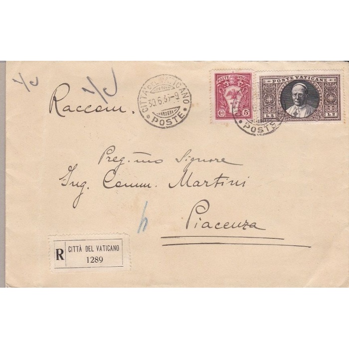1933 Vaticano , n. 19 + 32 su lettera Raccomandata per Piacenza