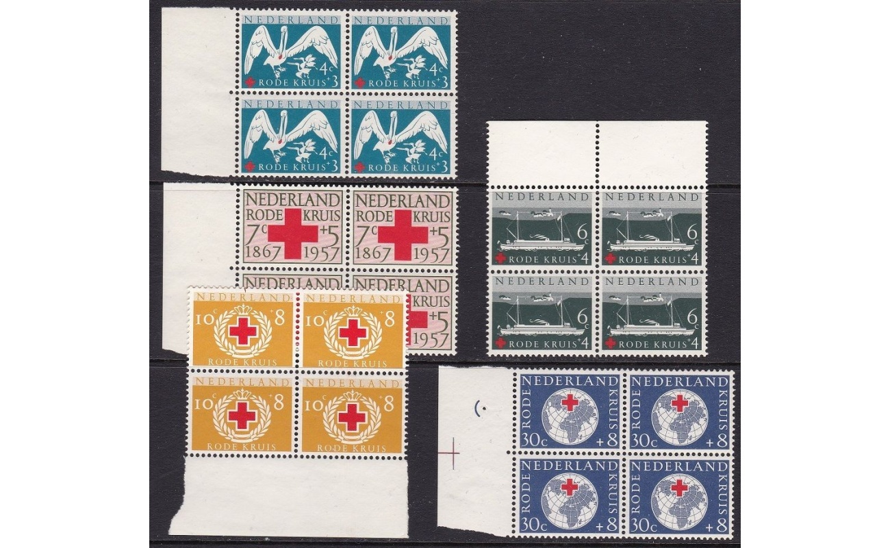 1957 OLANDA  - Croce rossa - n° 673/677  5 valori  MNH**  Blocco di quattro